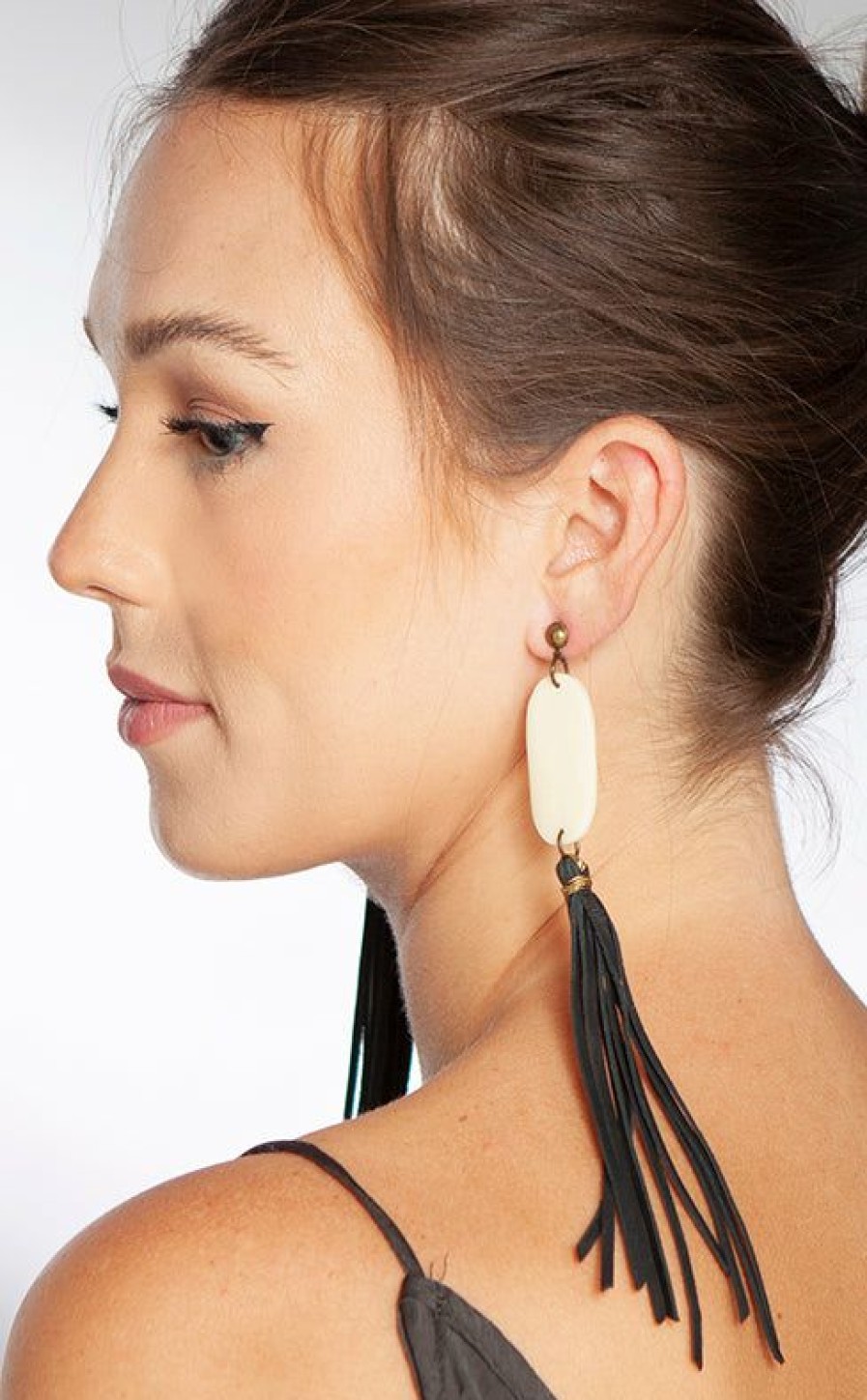 Accessories * | Hand-Carved Bone Ellipse And Fringe Earring Best Sellers